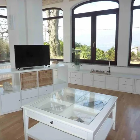Apartment Casa Paradiso Porto Valtravaglia